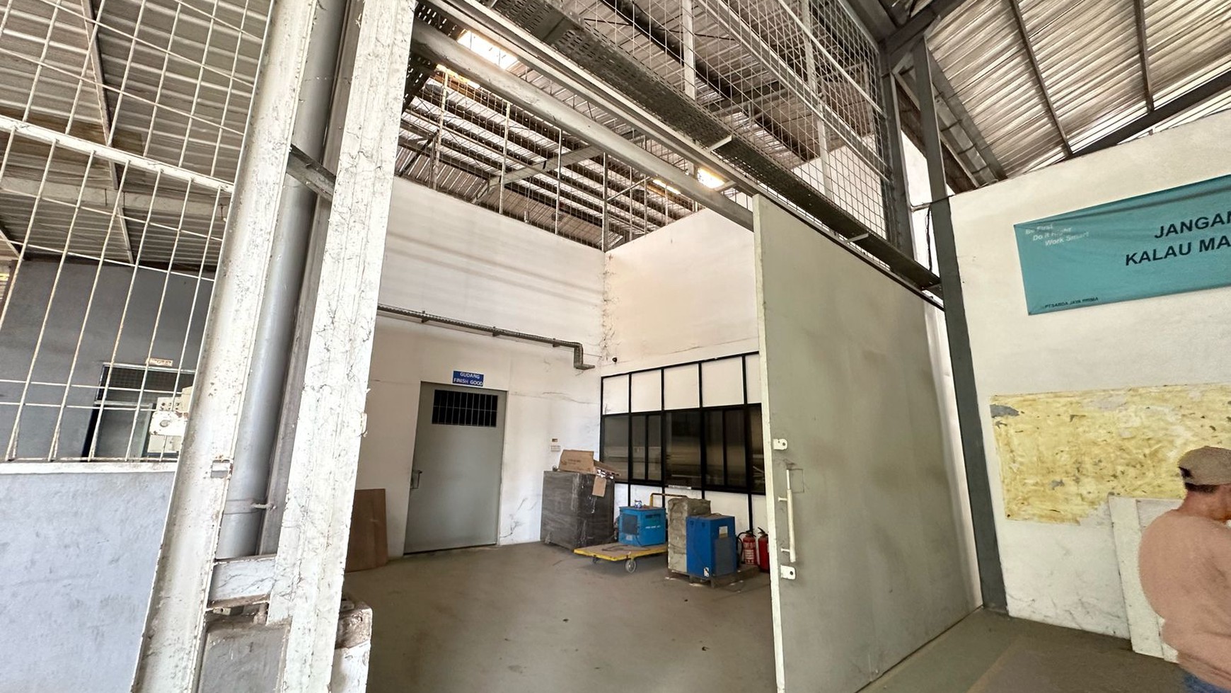 Serpong Tangerang Selatan gudang siap huni strategis siap huni