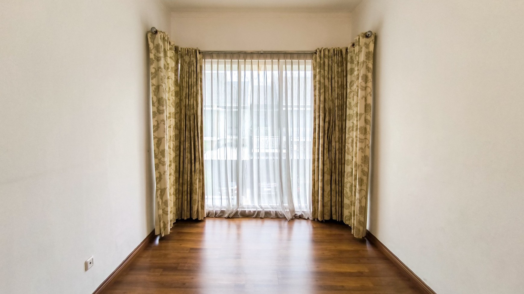 Rumah Bagus,dalam cluster di Bintaro Jaya 9.