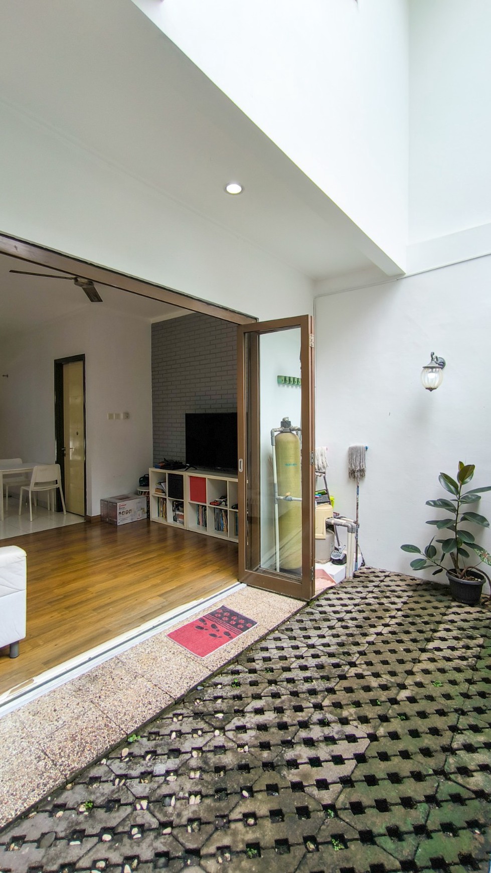 Rumah Bagus,dalam cluster di Bintaro Jaya 9.