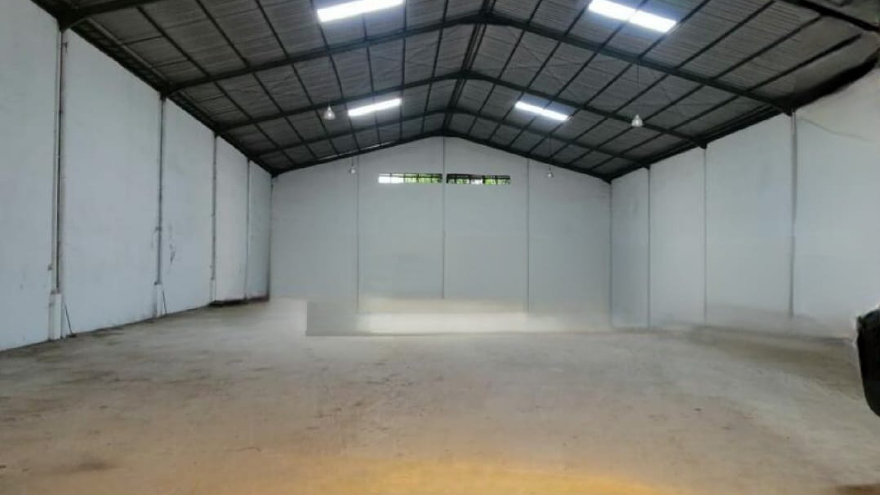 Disewakan 1100 m2 Gudang Raya Manukan Wetan 60 Surabaya - Ready 2 Unit Gudang