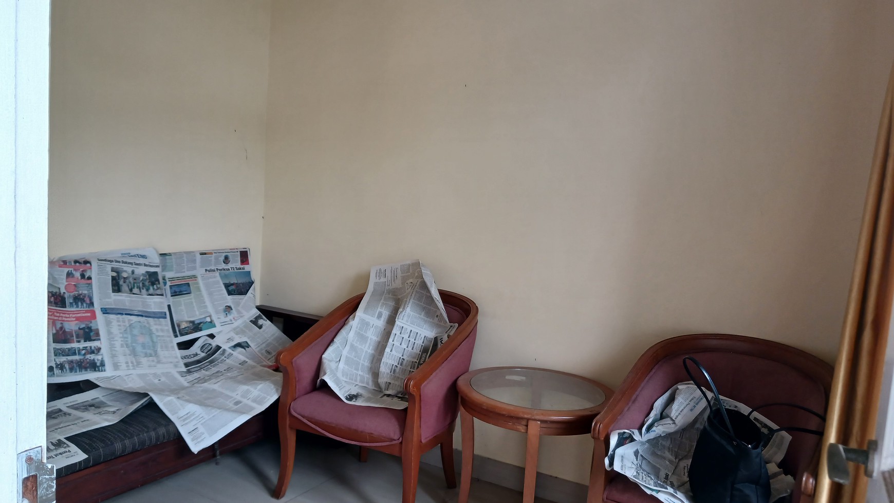 Rumah minimalis furnished siap huni di Perumahan Bintaro Sektor 9