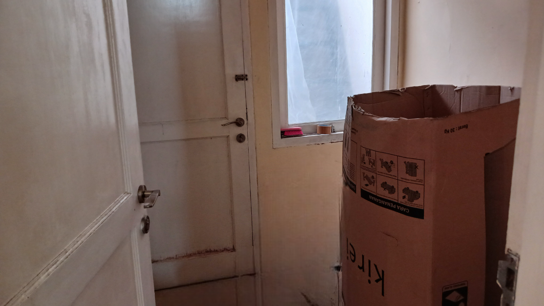 Rumah minimalis furnished siap huni di Perumahan Bintaro Sektor 9