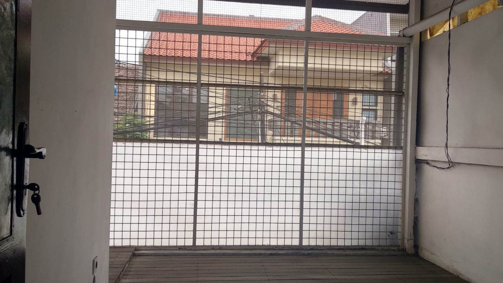 Rumah di kawasan tomang siap huni di jakarta barat