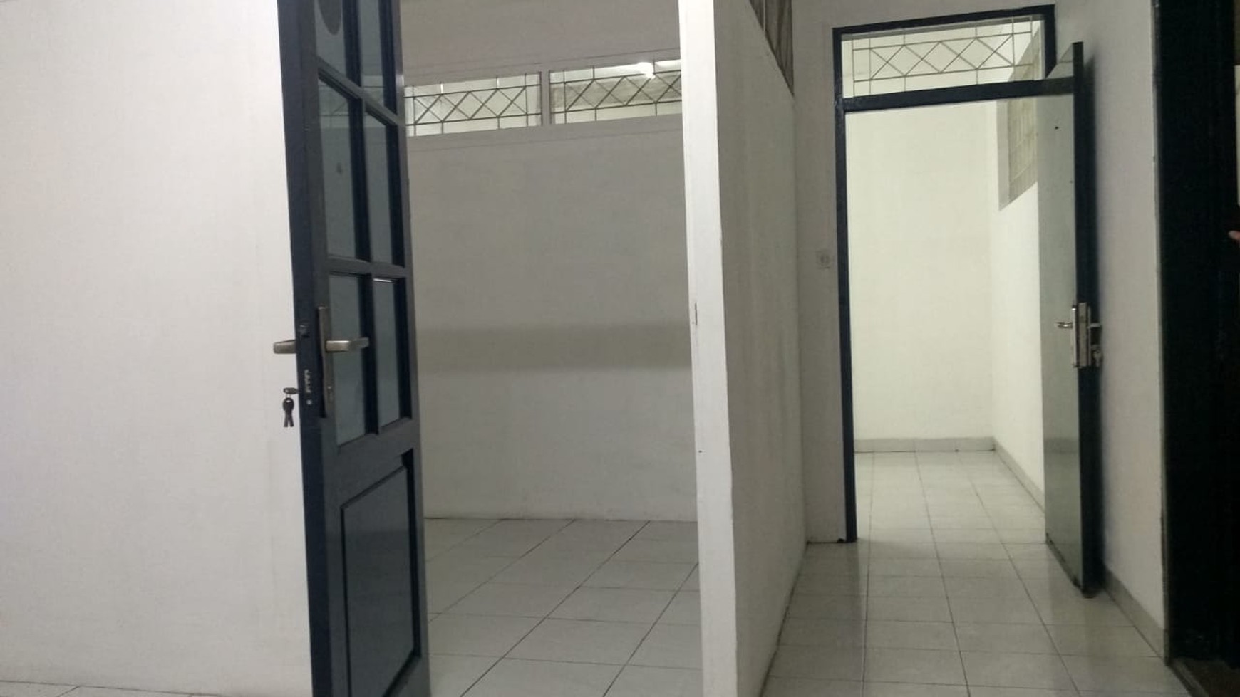 Rumah di kawasan tomang siap huni di jakarta barat