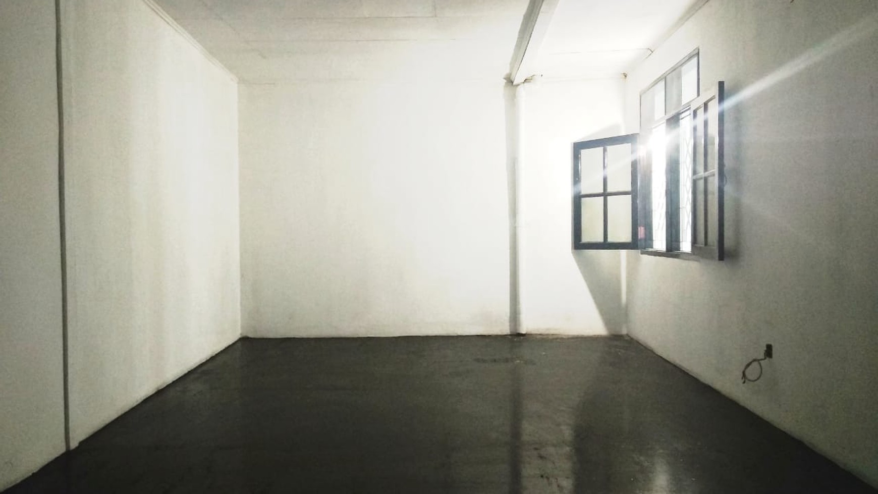 Rumah di kawasan tomang siap huni di jakarta barat