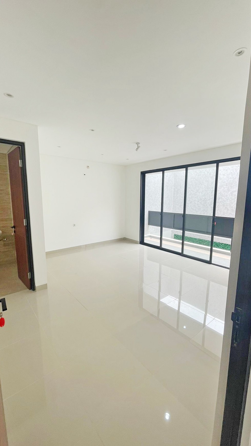 Dijual Rumah ada Pool di Bintaro Sektor 9