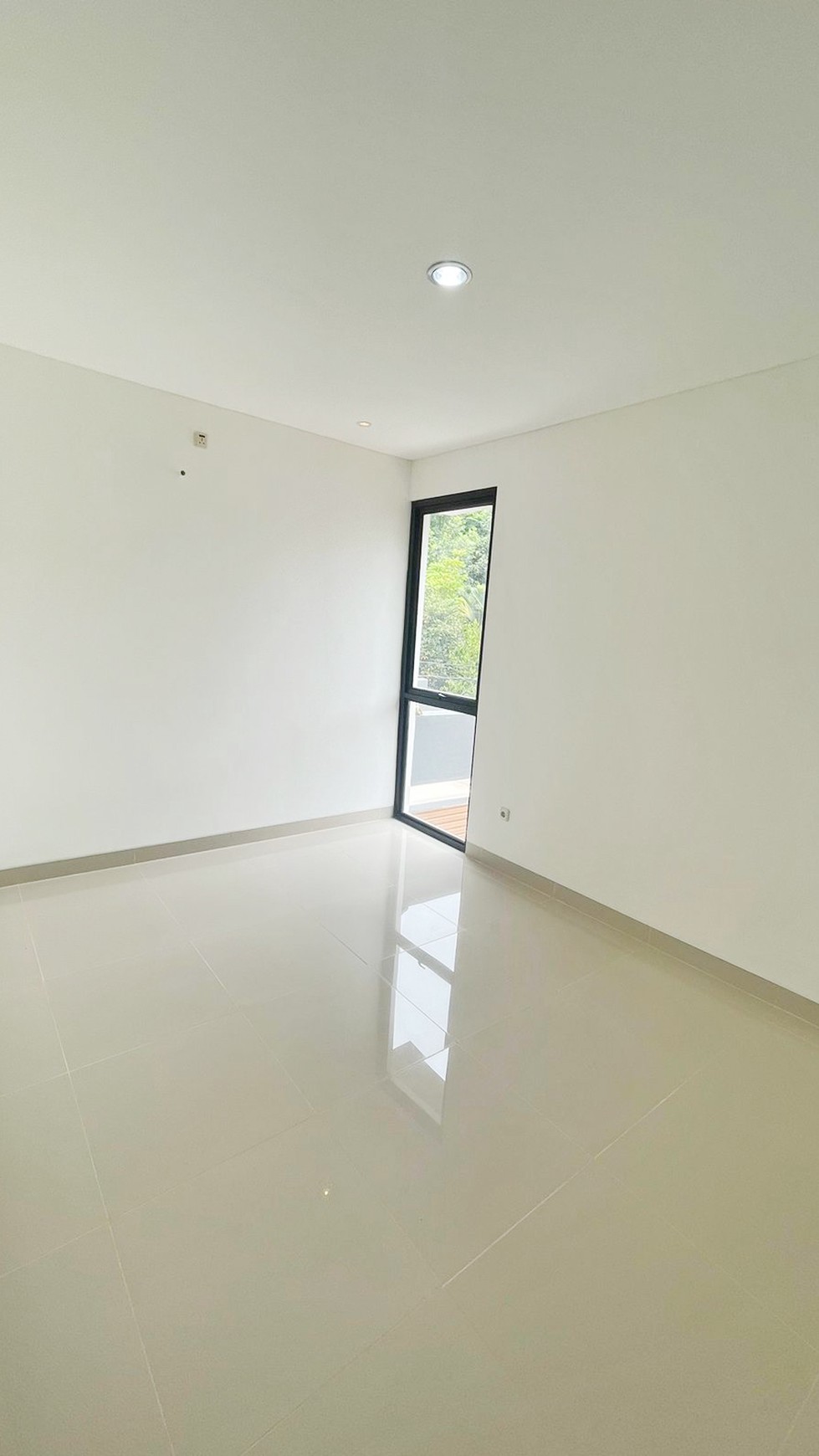 Dijual Rumah ada Pool di Bintaro Sektor 9