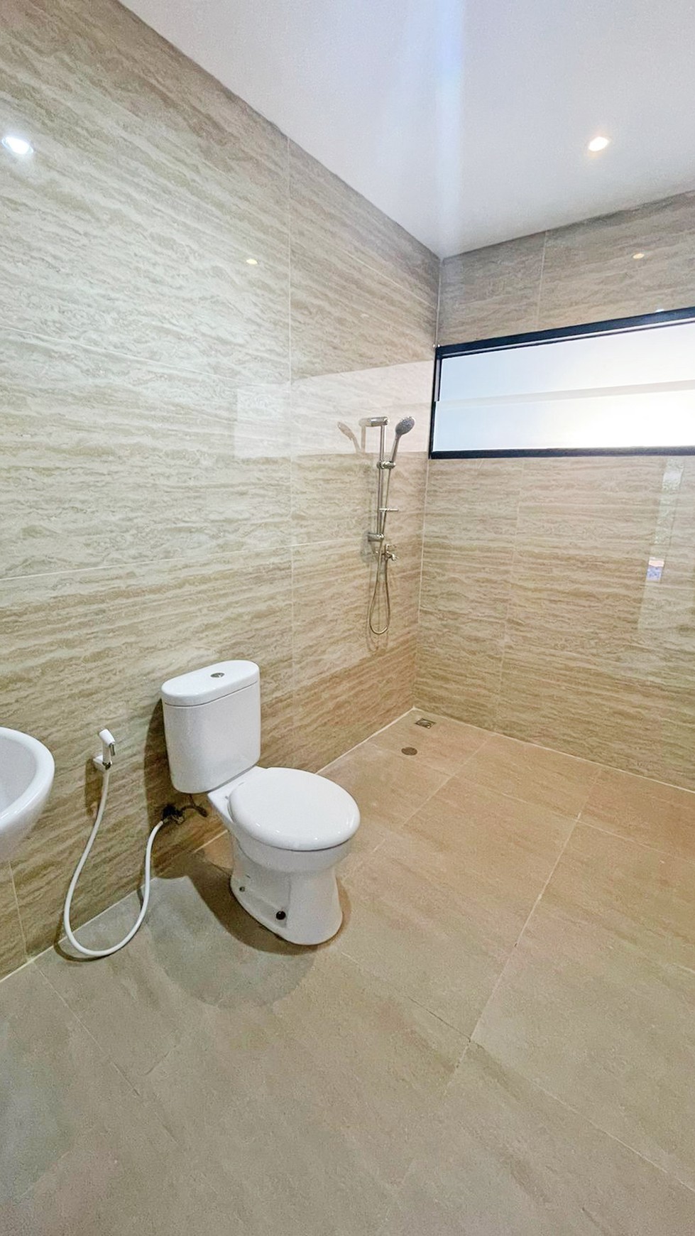 Dijual Rumah ada Pool di Bintaro Sektor 9