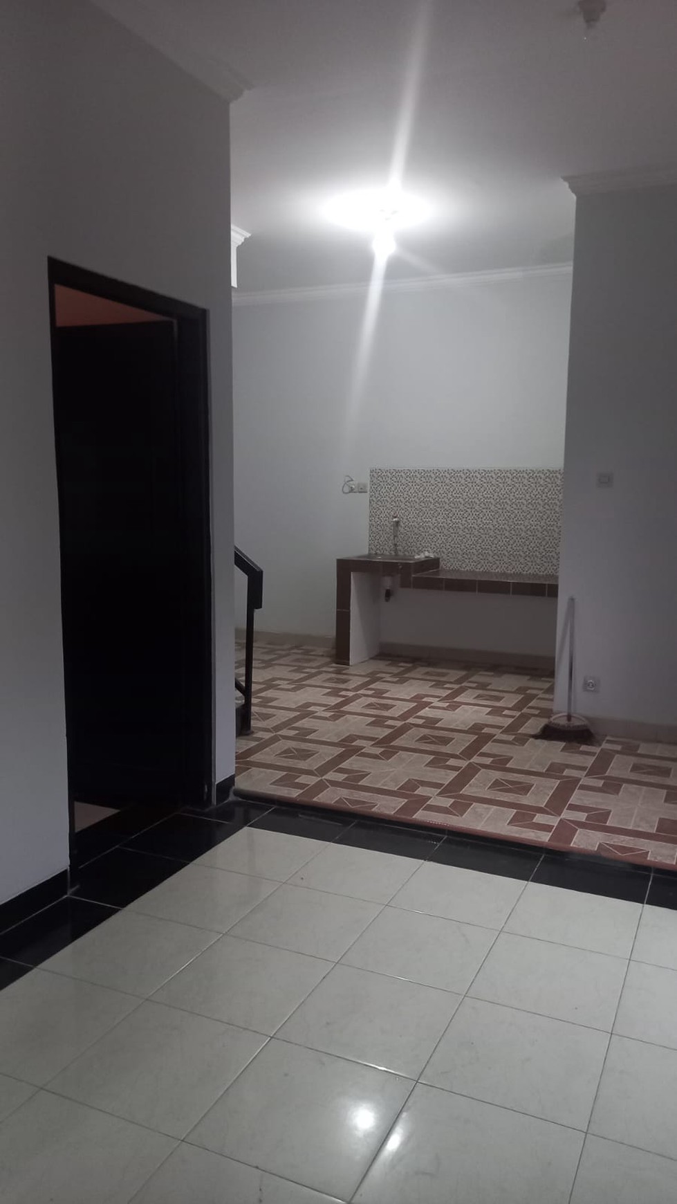 Rumah 2 Lantai Dalam Perum Villla Harmoni Banguntapan Bantul 