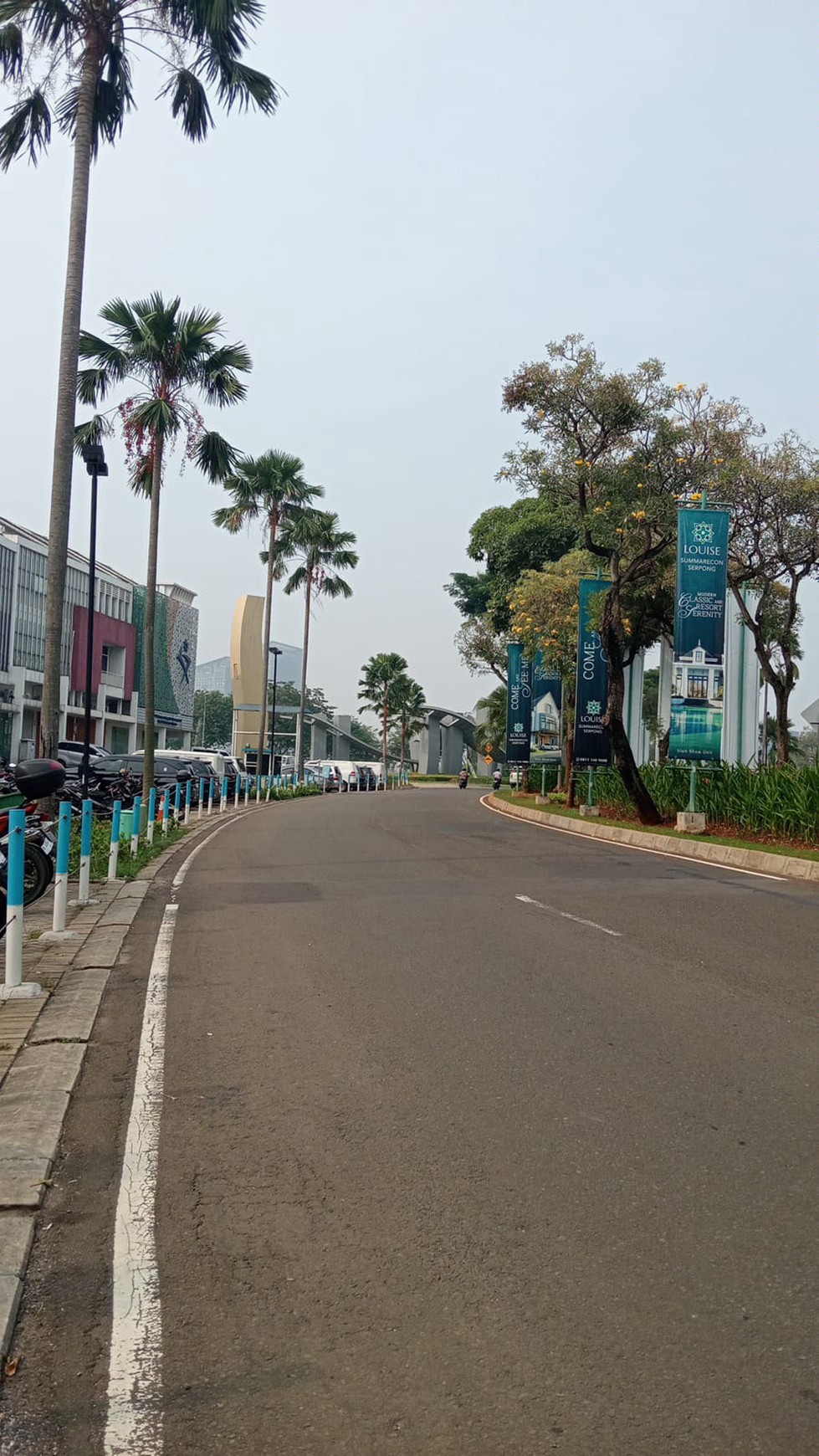 The spring selatan sewa ruko lengkap dgn alat masak plus meja kursi pelanggan strategis siap huni