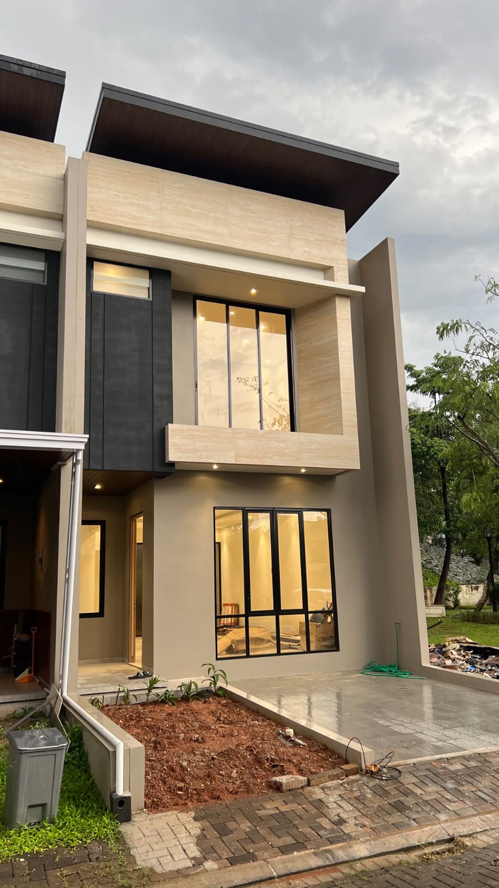 vanya park cluster azura bsd city akses sangat mudah fasilitas umum lengkap siap huni