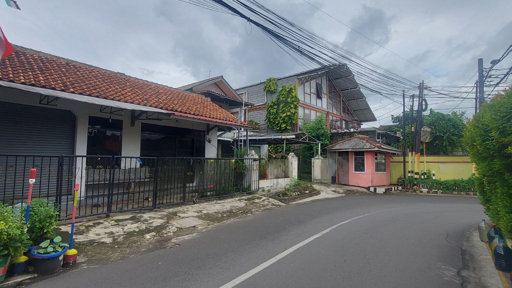 Rumah Luas di daerah Pejaten Pasar Minggu Bonus Ruko