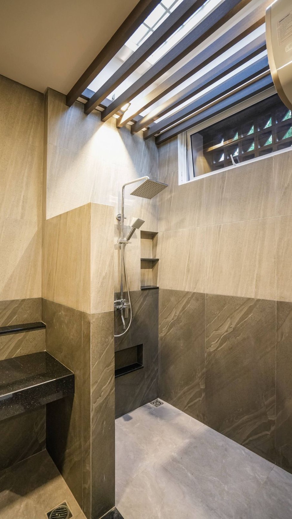 Turun harga The Spring cluster grisea jalan grisea timur gading serpong tangerang banten strategis design interior bagus pol  siap huni