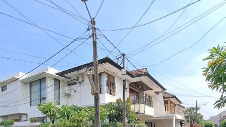 Rumah Bagus Semi Furnished Diarea Pejaten, Dekat Akses Toll JORR & Stasiun