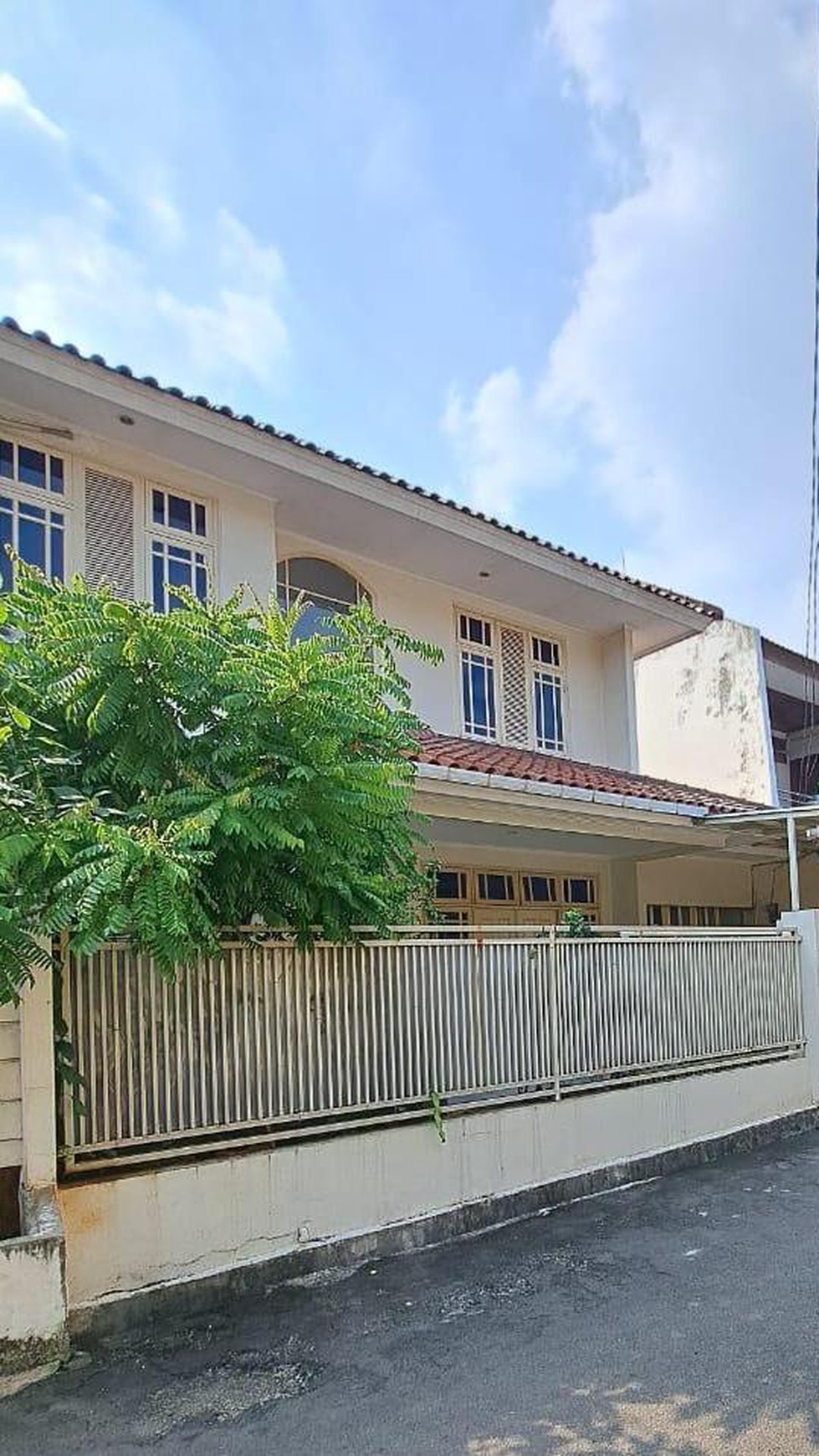 Rumah Bagus Semi Furnished Diarea Pejaten, Dekat Akses Toll JORR & Stasiun