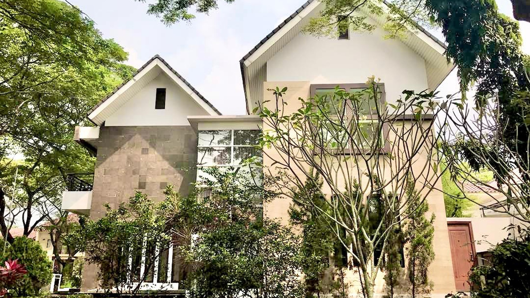 Dijual Rumah Modern Siap Huni di Taman Diponegoro dengan Harga Menarik 