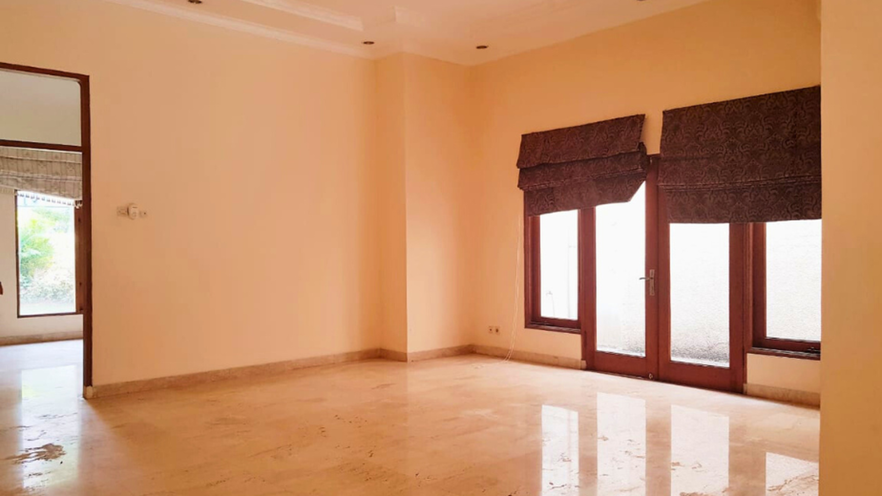 Rumah Hitung Tanah Area Cipete