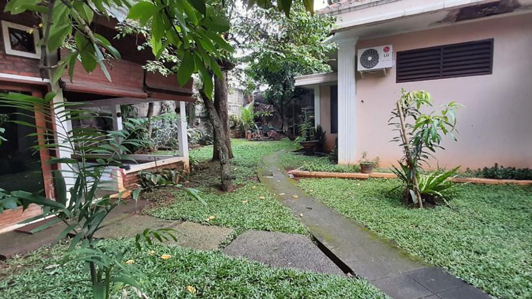 Rumah Hitung Tanah Area Cipete