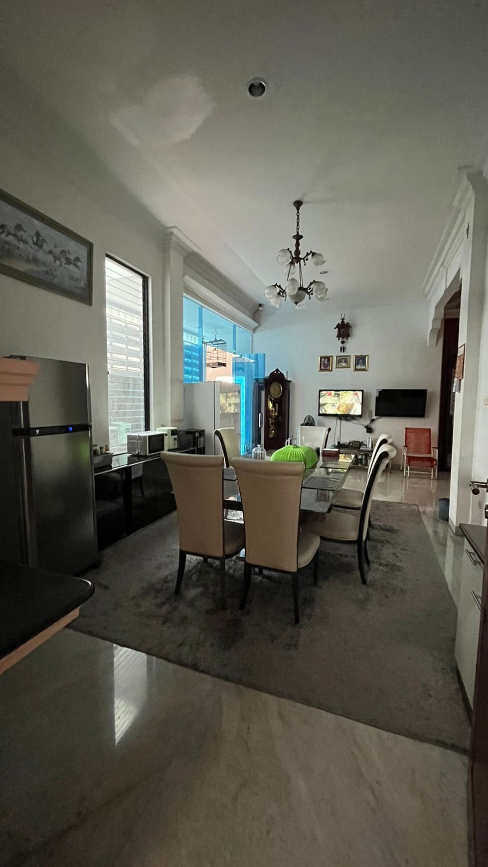Dijual Rumah Surabaya Pusat FULL MARMER - Jl. Biliton - Gubeng - Parkiran LUAS masuk 10 Mobil - Strategis Komersial area NOL Jalan RAYA cocok buat Segala Usaha