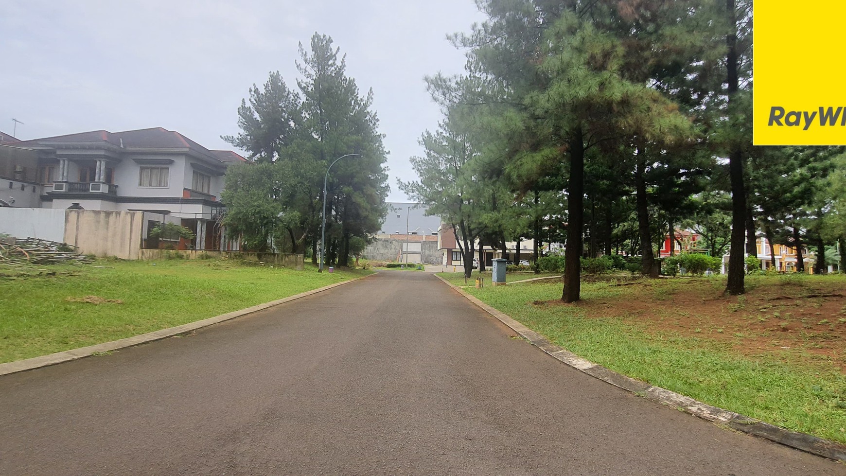 Termurah Kavling Hoek Siap Bangun di Kota Wisata, Cibubur