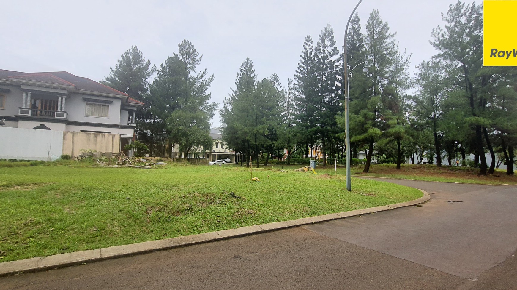 Termurah Kavling Hoek Siap Bangun di Kota Wisata, Cibubur