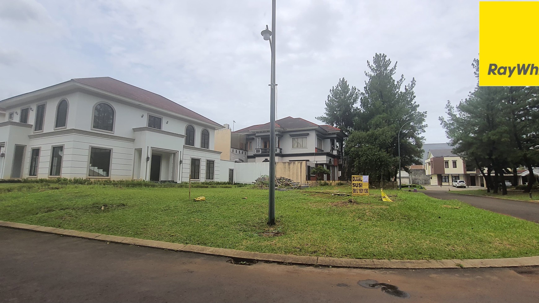 Termurah Kavling Hoek Siap Bangun di Kota Wisata, Cibubur