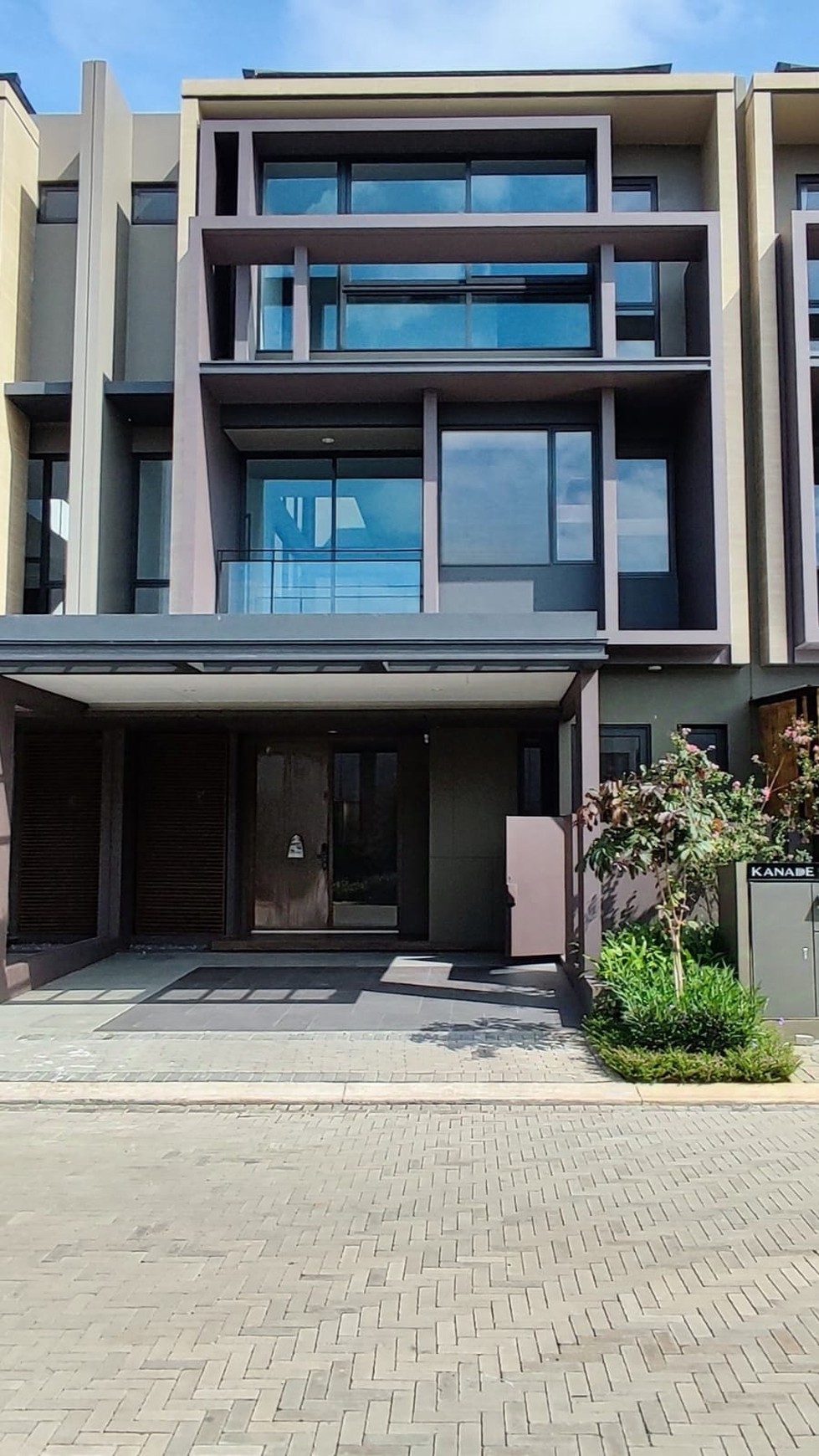Flash Sale. Rumah mewah Zora cluster Kanade, BSD