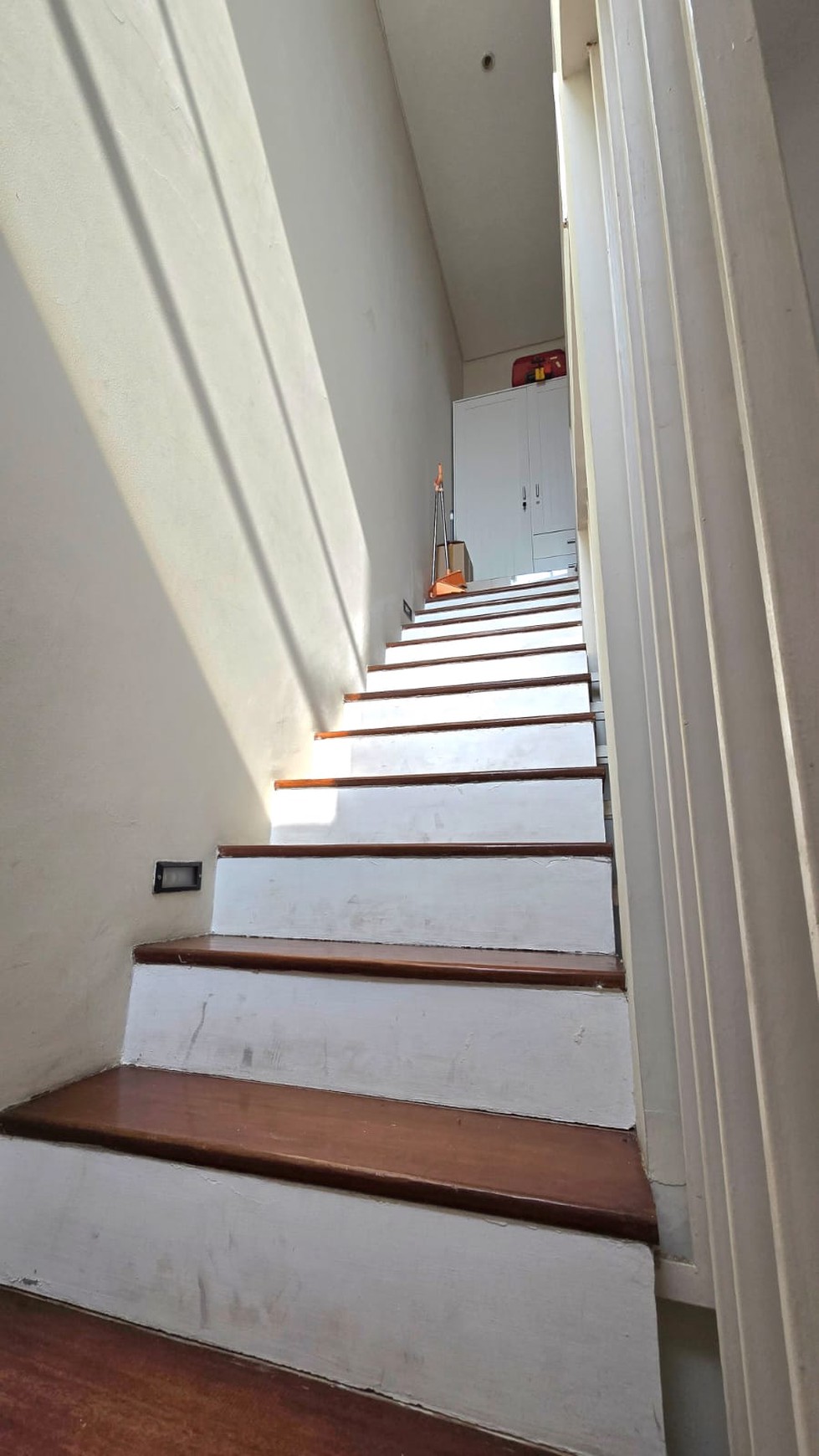 Dijual Rumah ada pool,nyaman,lokasi ok di Bintaro Jaya 9