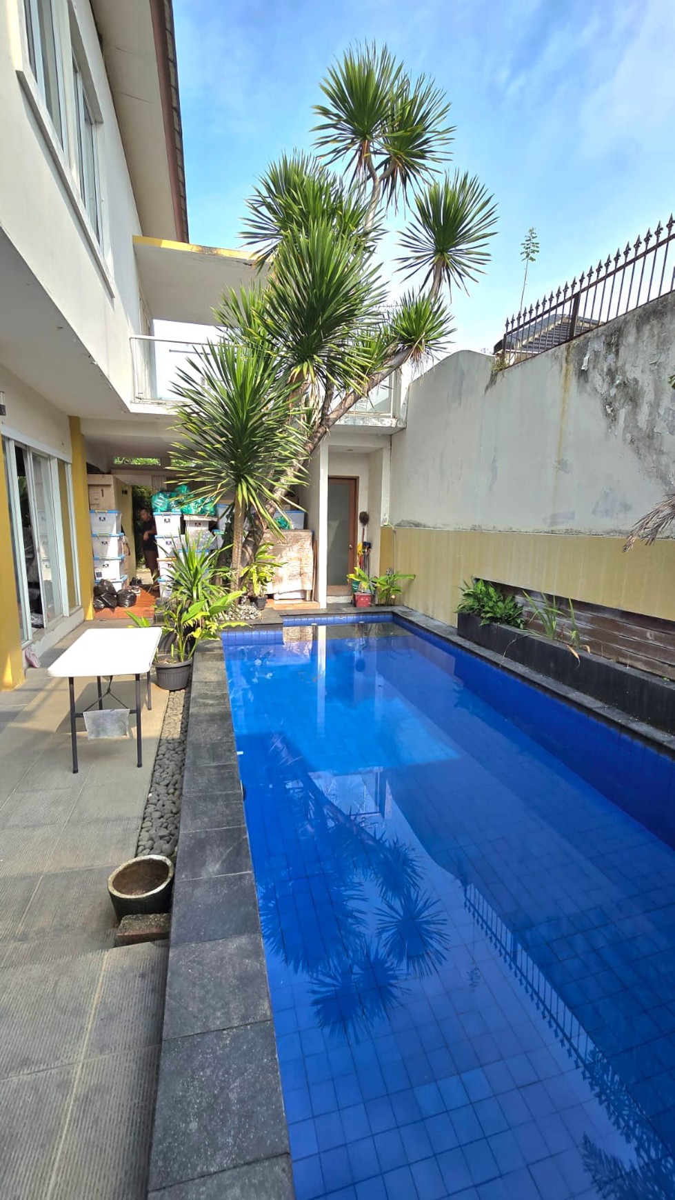 Dijual Rumah ada pool,nyaman,lokasi ok di Bintaro Jaya 9