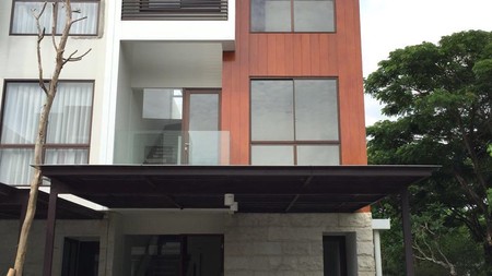Rumah Hook Dijual Di Garden Ville Graha Natura Surabaya