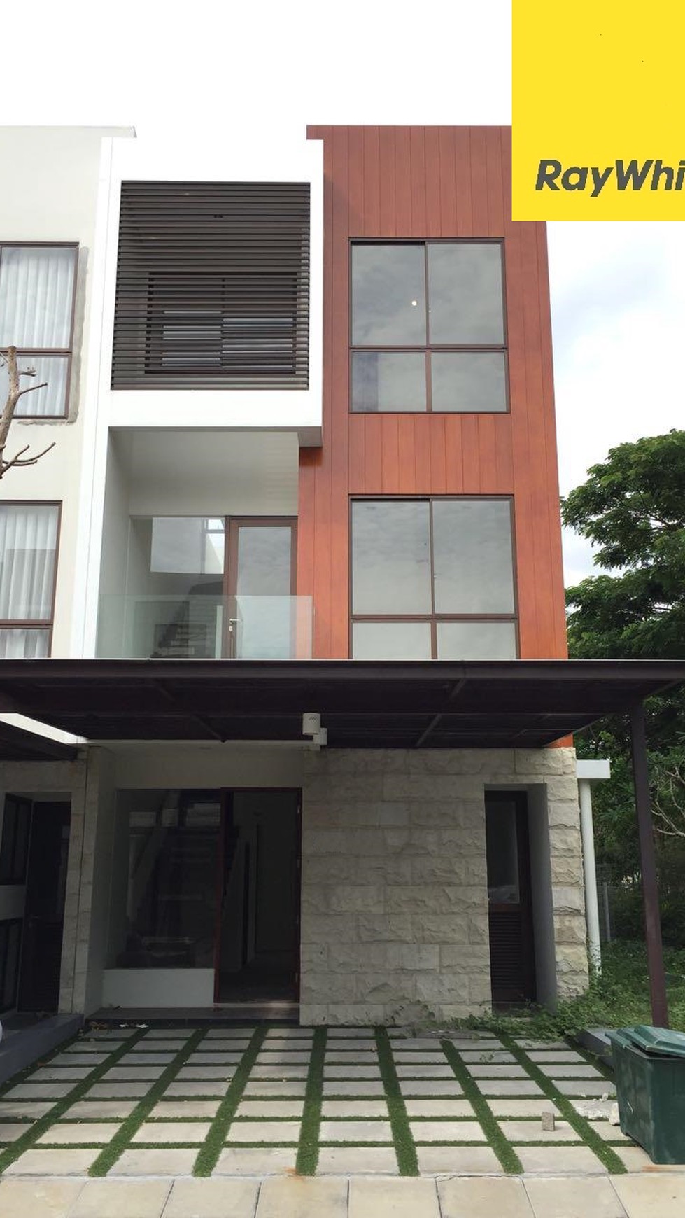 Rumah Hook Dijual Di Garden Ville Graha Natura Surabaya