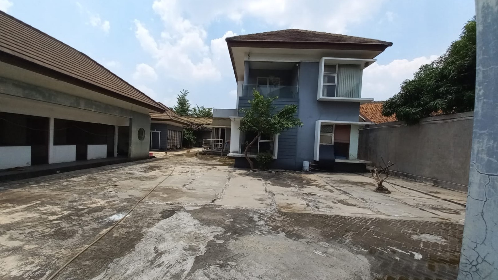 jalan golf bogor jawa barat ciriung cibinong rumah bagus strategis siap huni