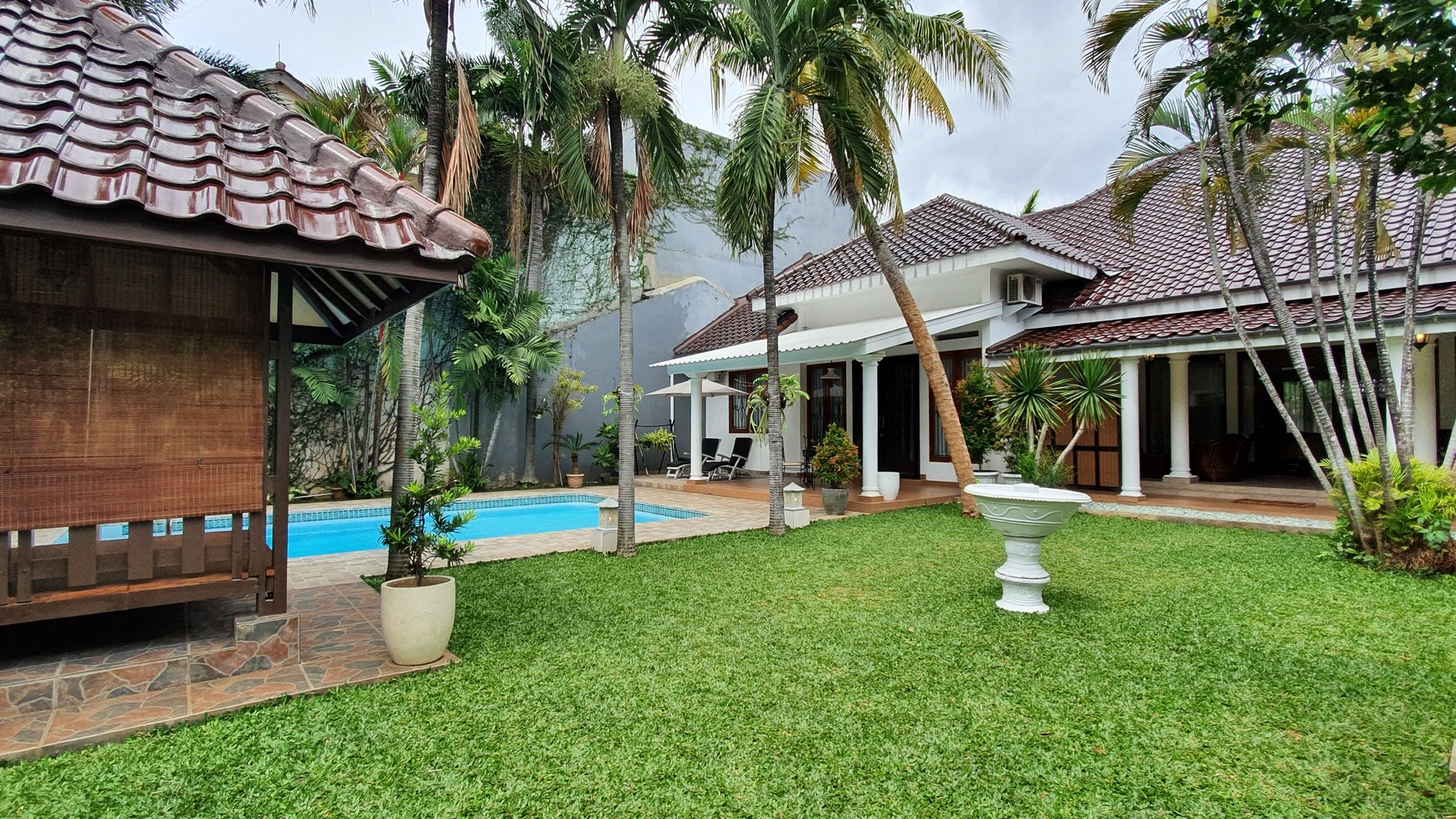 House for rent in Kemang area "Price Can Be Negotiable"