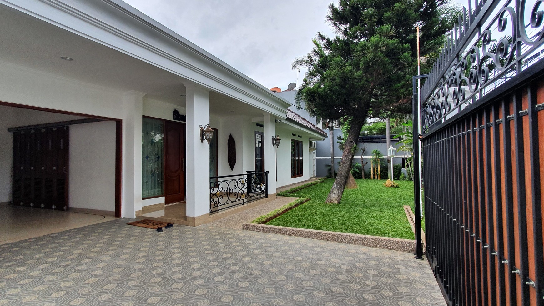 House for rent in Kemang area "Price Can Be Negotiable"