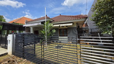 Dijual rumah suasana tenang dan asri di kompleks Garuda, Pejaten, Jakarta Selatan