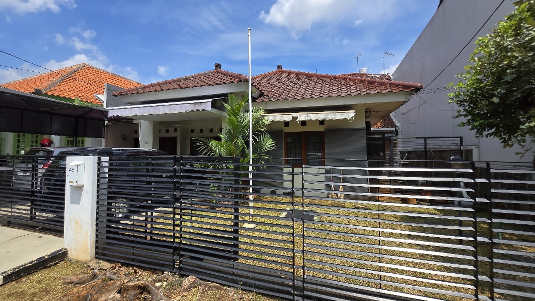 Dijual rumah suasana tenang dan asri di kompleks Garuda, Pejaten, Jakarta Selatan