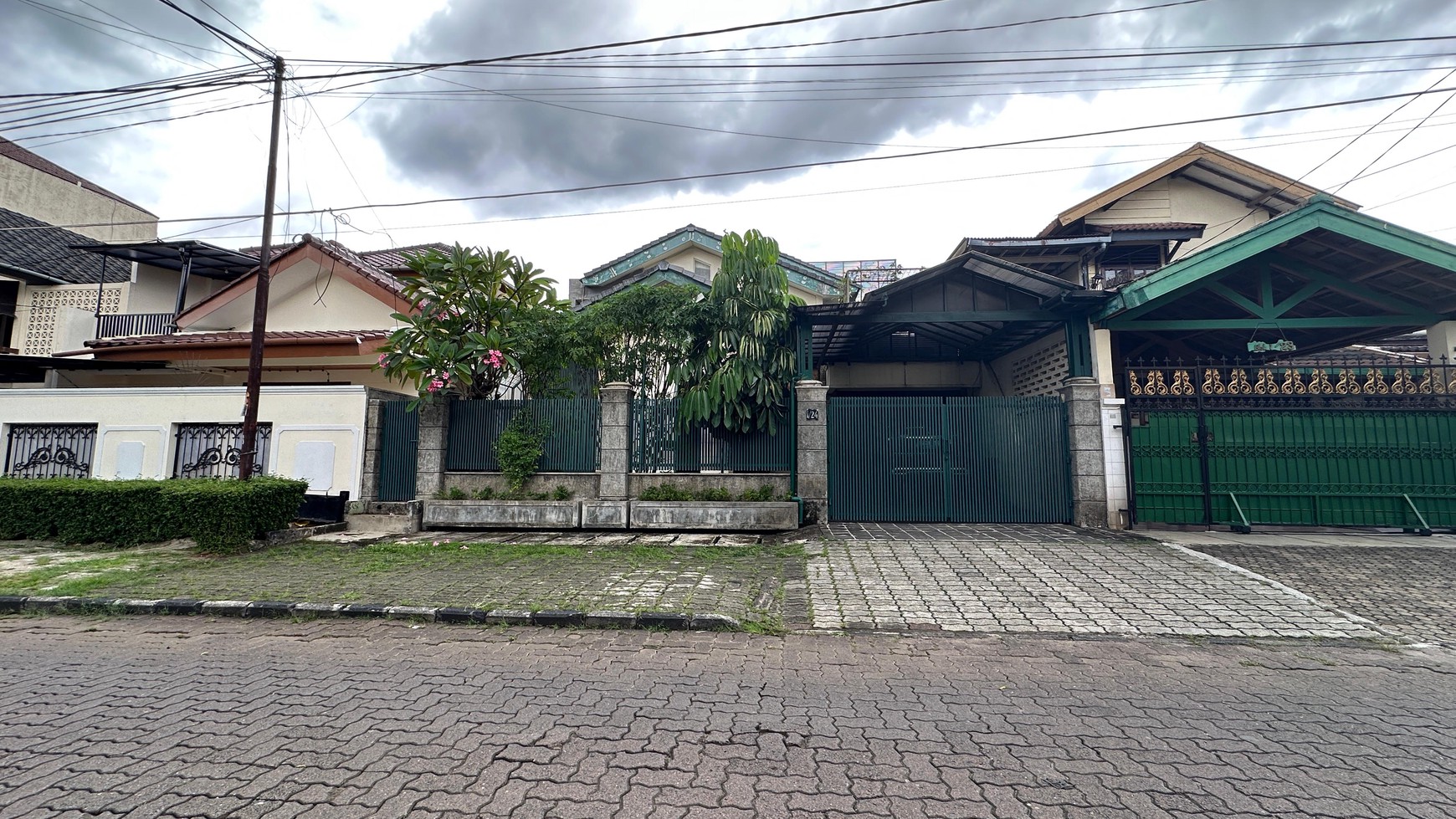 Rumah Kondisi Bagus dan Siap Huni, Dalam Komplek di Lebak Bulus JakSel