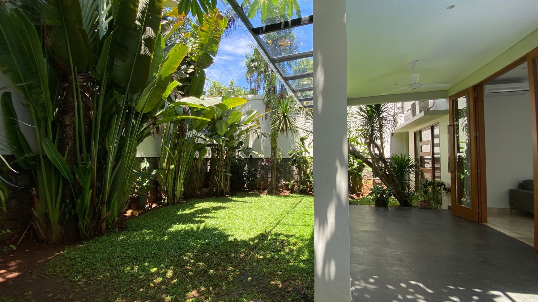 Rumah Hitung Tanah Area Cipete