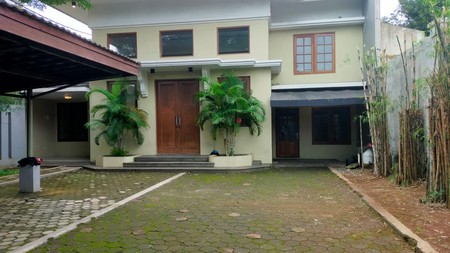 Rumah luas, lokasi strategis di Pondok Ranji.