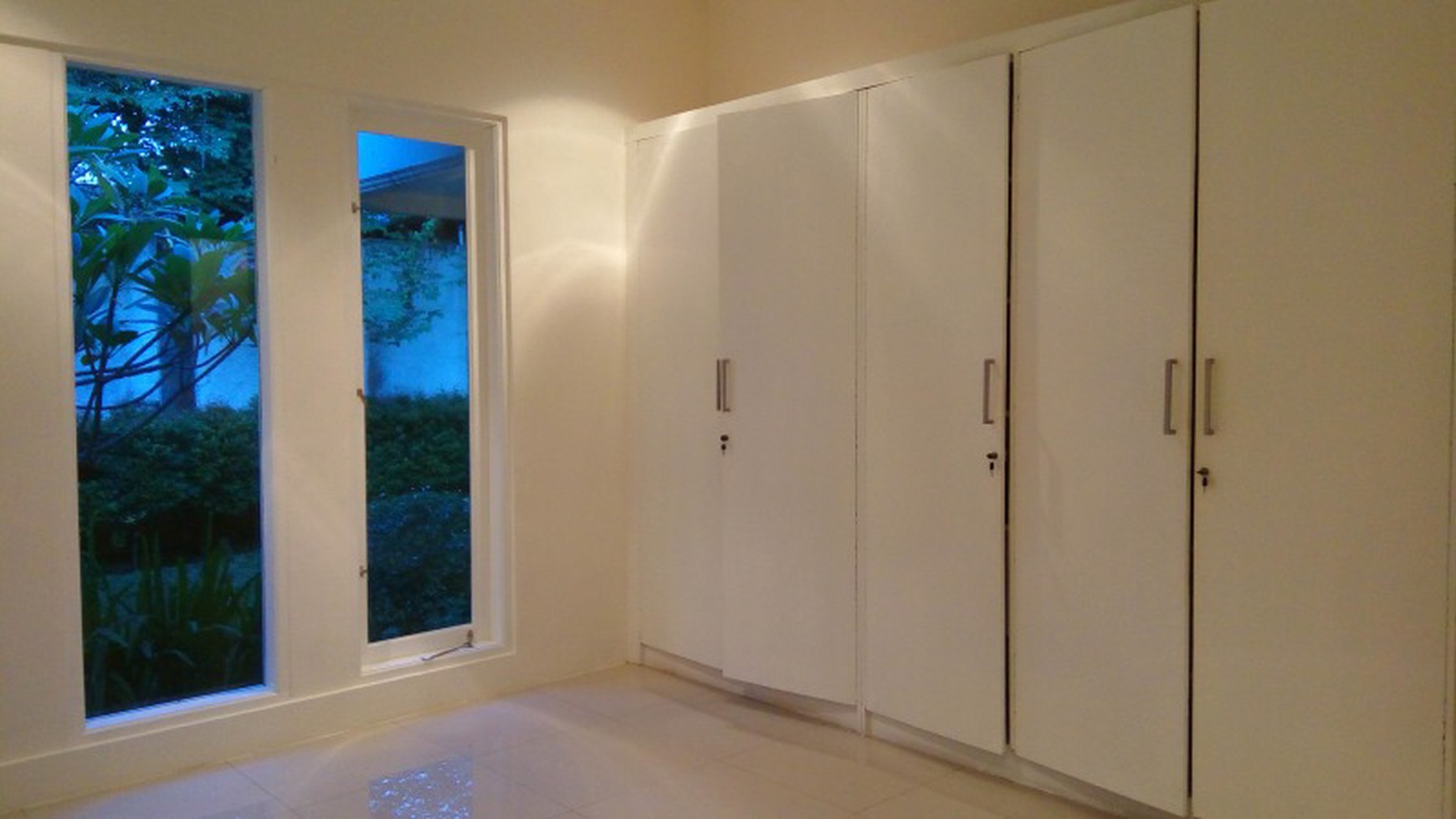 Comfortable and beautiful house In Kemang for expatriat and others "The price can be negotiable"