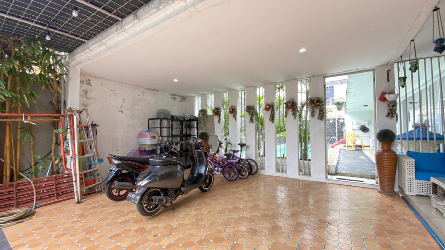 Rumah Minimalis Lingkungan Nyaman & Aman di Lebak Bulus, Jakarta Selatan