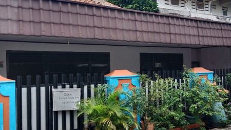 Rumah Dijual strategis untuk usaha Kos di Kuningan, Jakarta Selatan