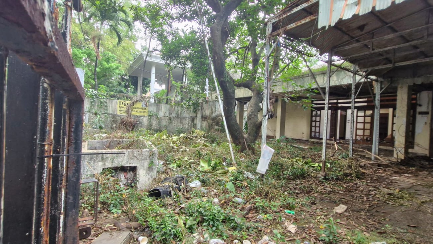 Rumah Rusak Perlu Renovasi di Menteng Jakarta Pusat