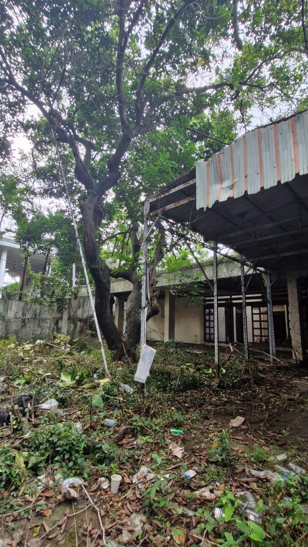 Rumah Rusak Perlu Renovasi di Menteng Jakarta Pusat