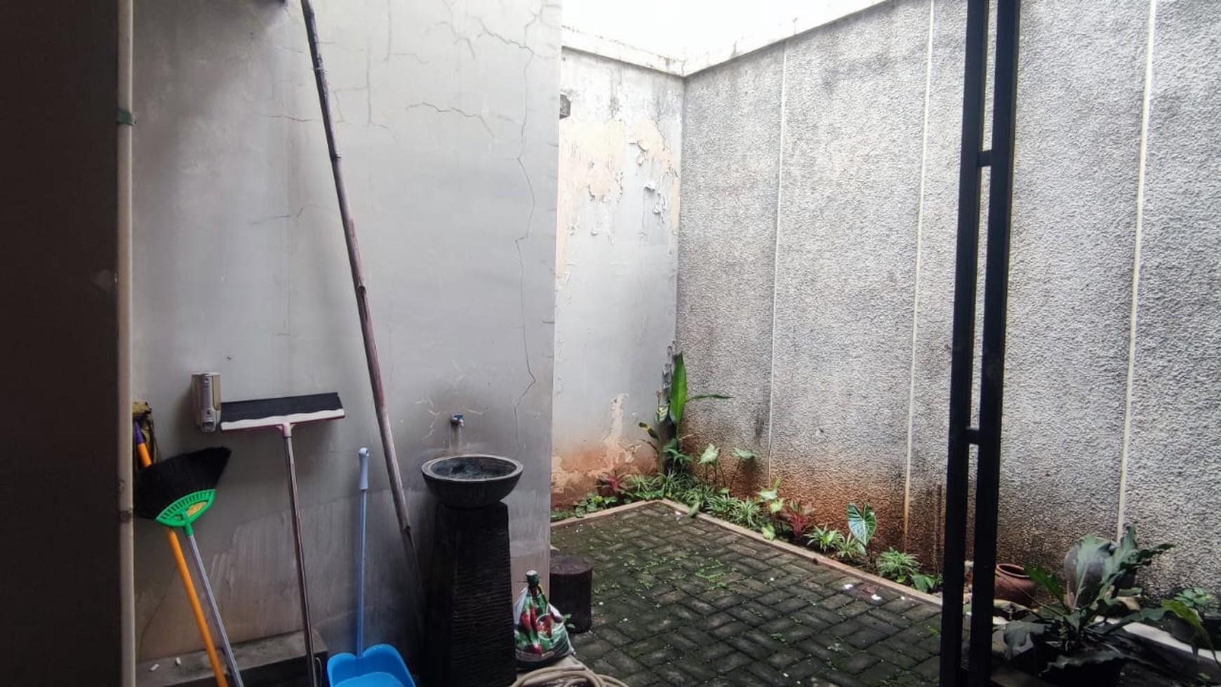 Rumah Hitung Tanah Area Cipete