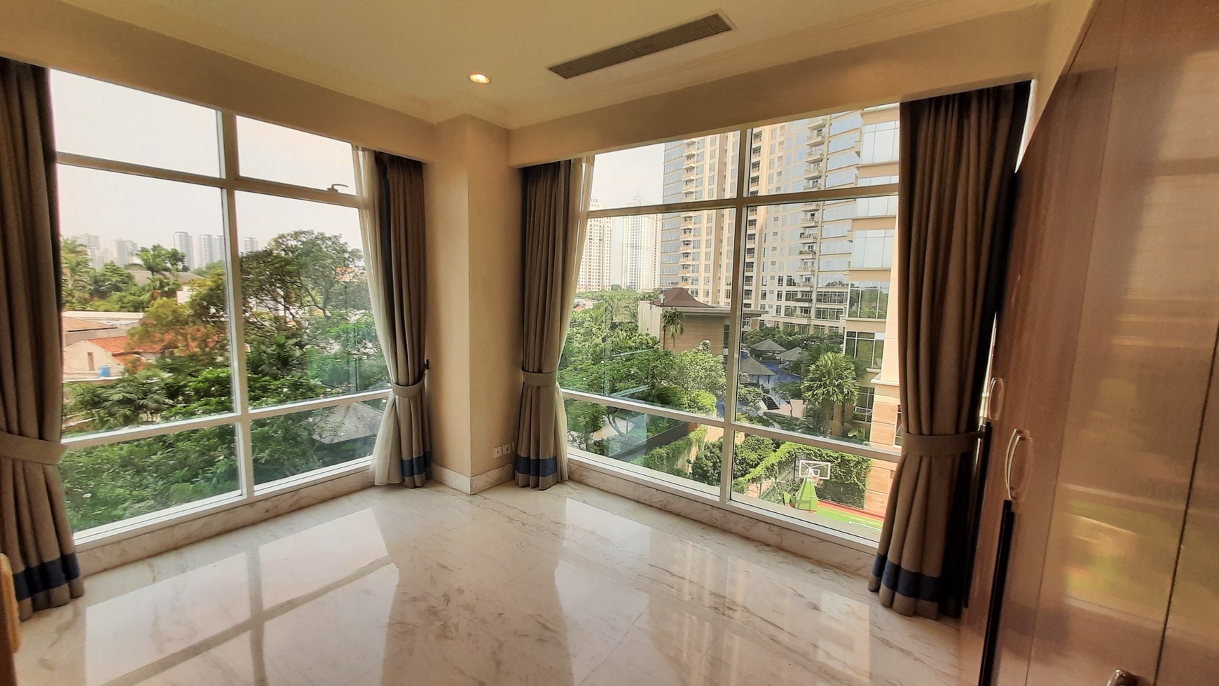 Apartemen Botanica 4BR Tower 3 Grogol Selatan Jaksel