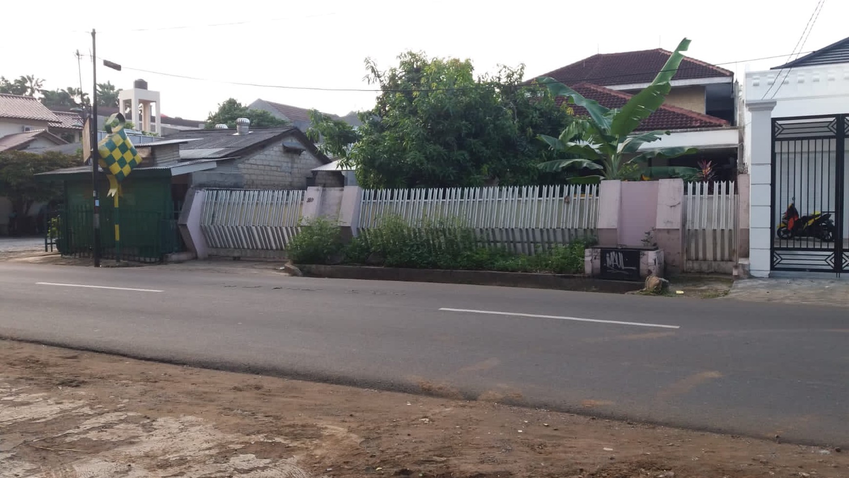 Di Jual Rumah 2 Lantai siap huni lokasi yang sangat strategis di Lebak Blus, Jakarta Selatan