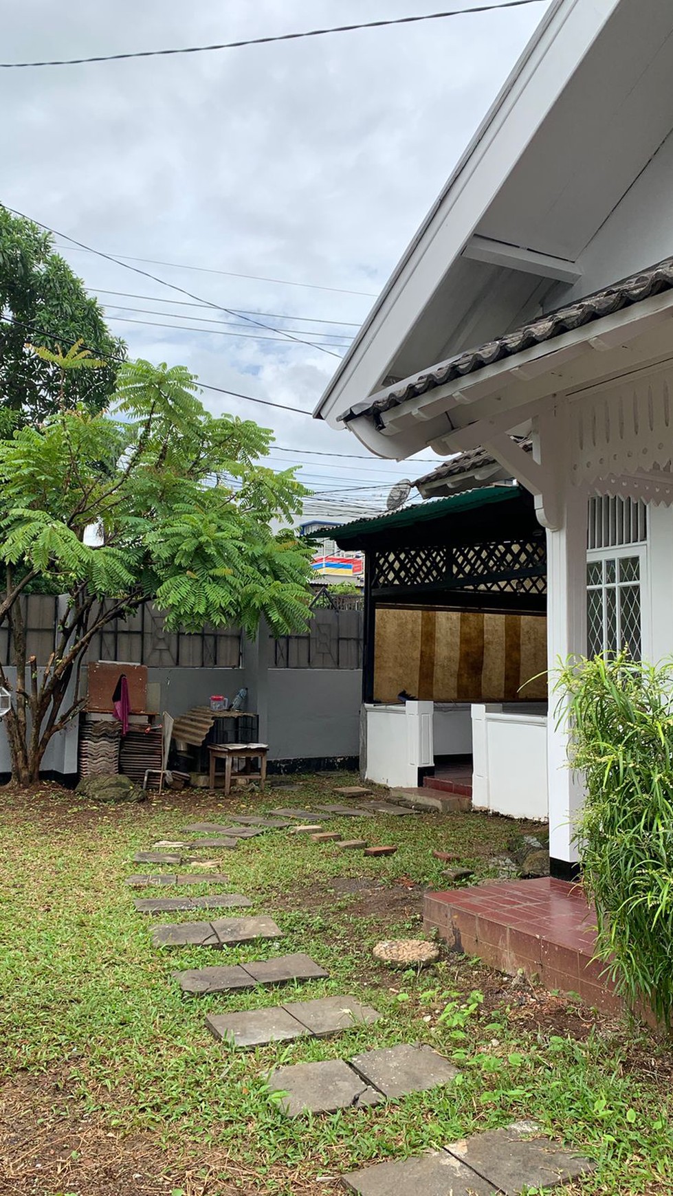 Rumah bagus, siap huni di Hook di Bintaro Sektor 4