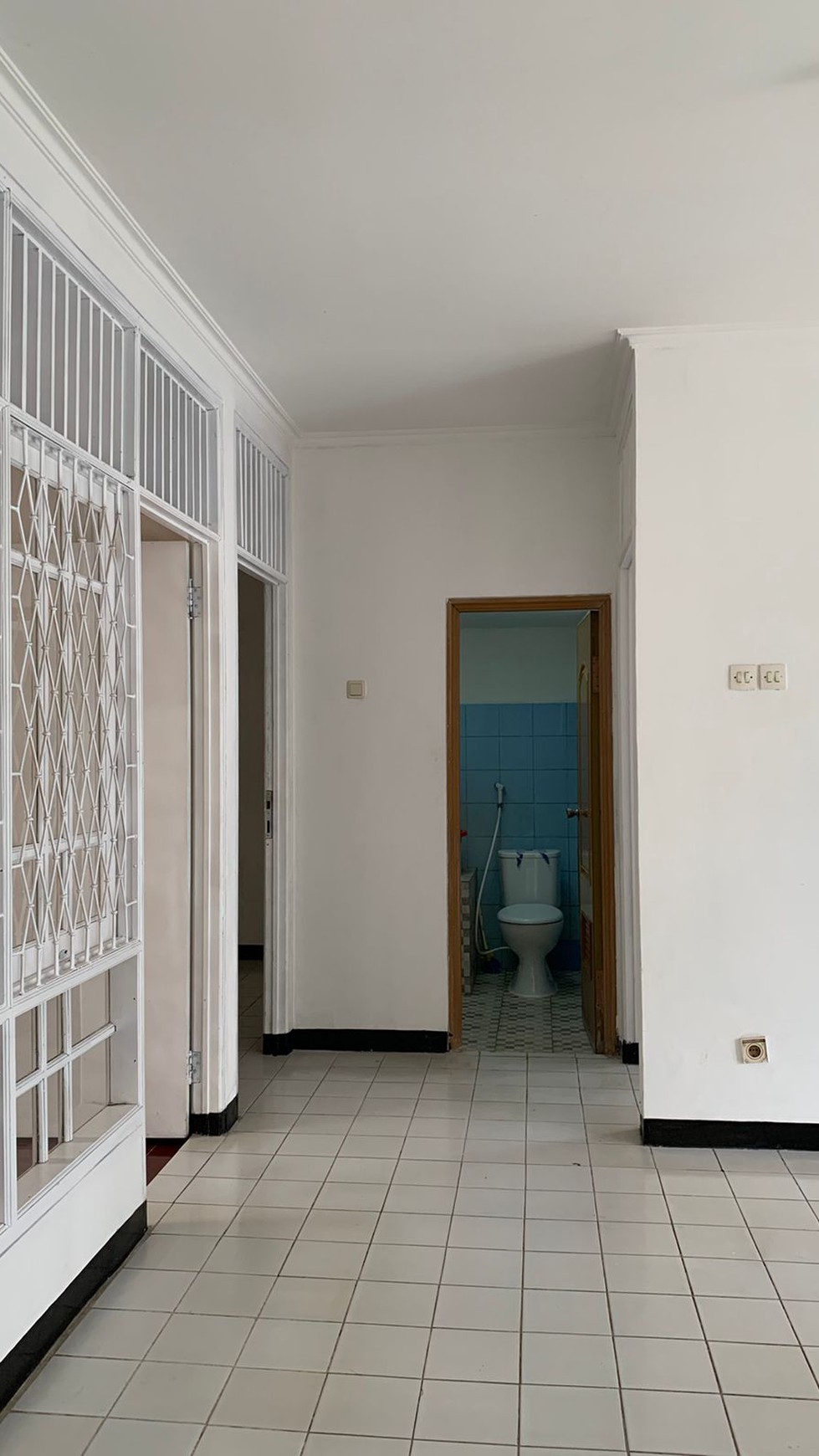 Rumah bagus, siap huni di Hook di Bintaro Sektor 4