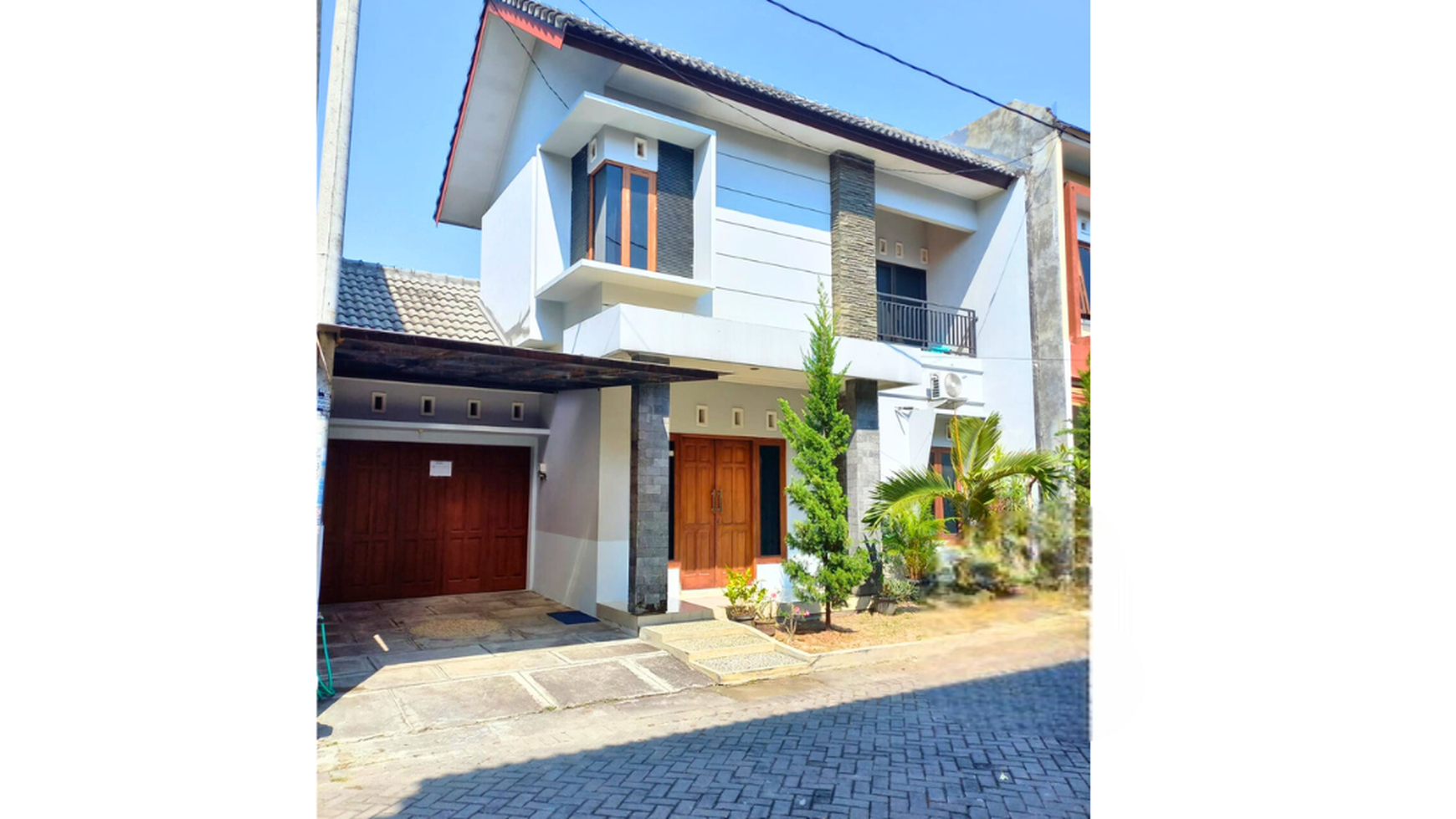 Di Jual rumah bagus 2 lantai lokasi stategis di Jogja